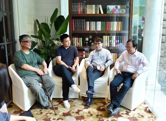 該書(shū)獲眾多業(yè)內(nèi)權(quán)威人士聯(lián)袂推薦