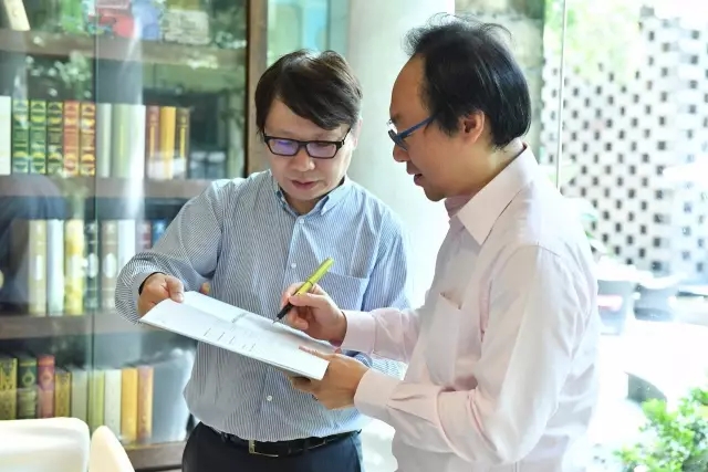 該書(shū)獲眾多業(yè)內(nèi)權(quán)威人士聯(lián)袂推薦