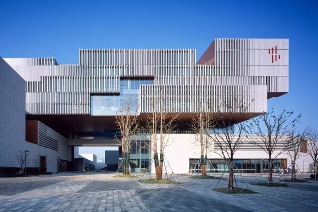 上海外高橋文化藝術(shù)中心,優(yōu)秀獎-公共建筑類