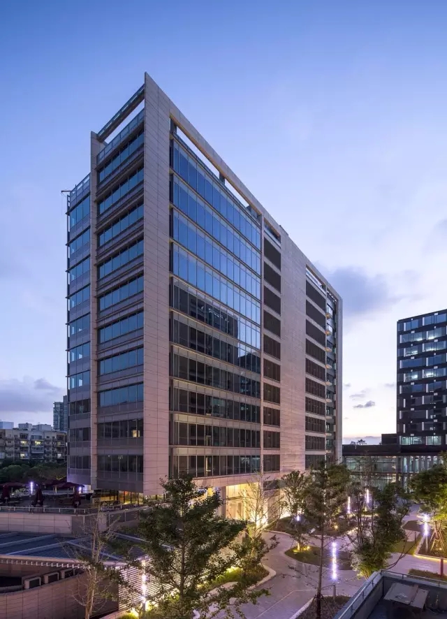 上海外高橋文化藝術(shù)中心,優(yōu)秀獎-公共建筑類