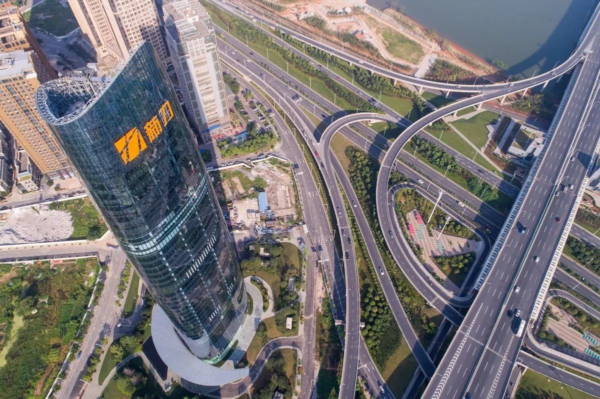 疏離與融合的平衡，建筑與城市相生相成