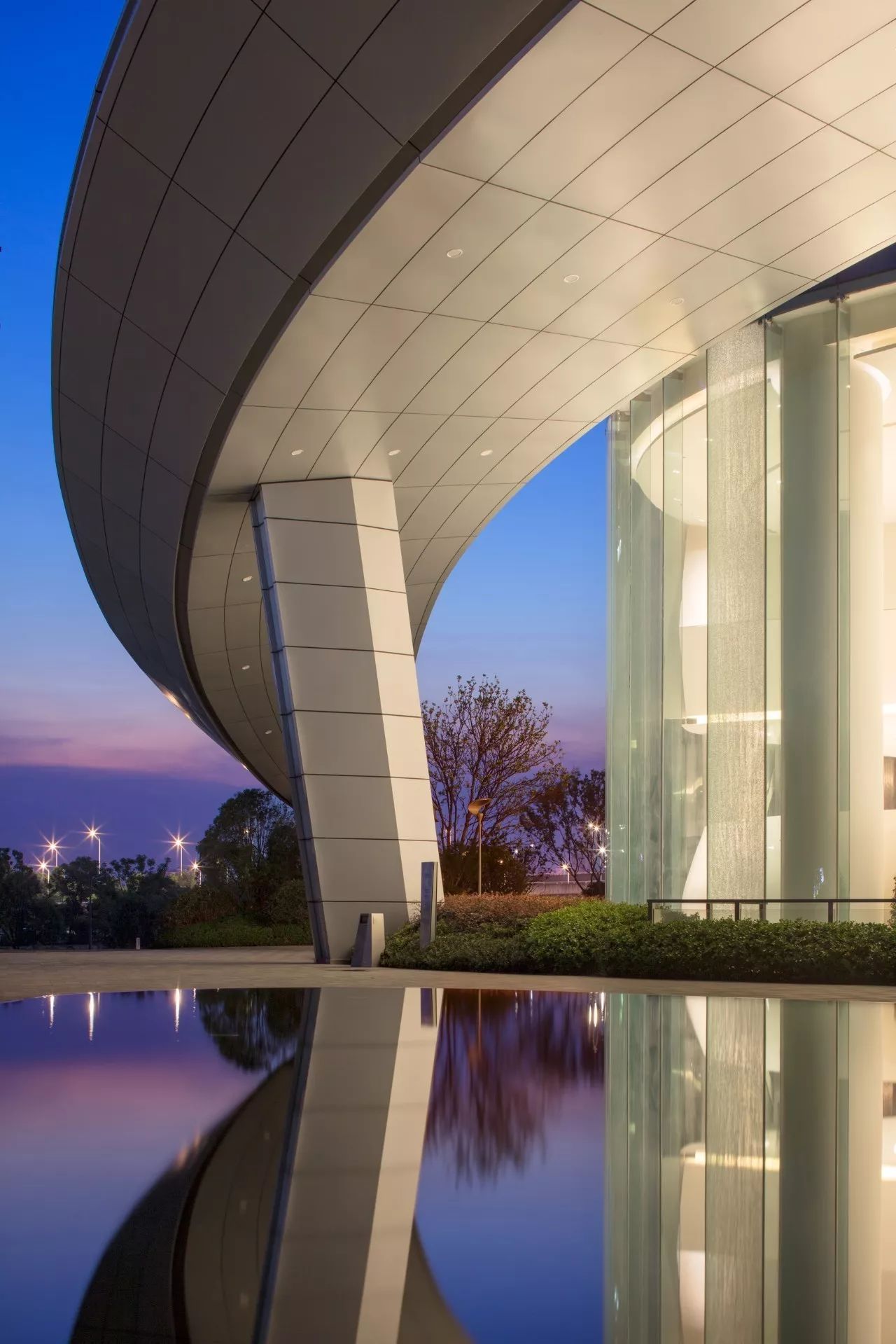 南昌新力中心塔樓直接落地，無裙房