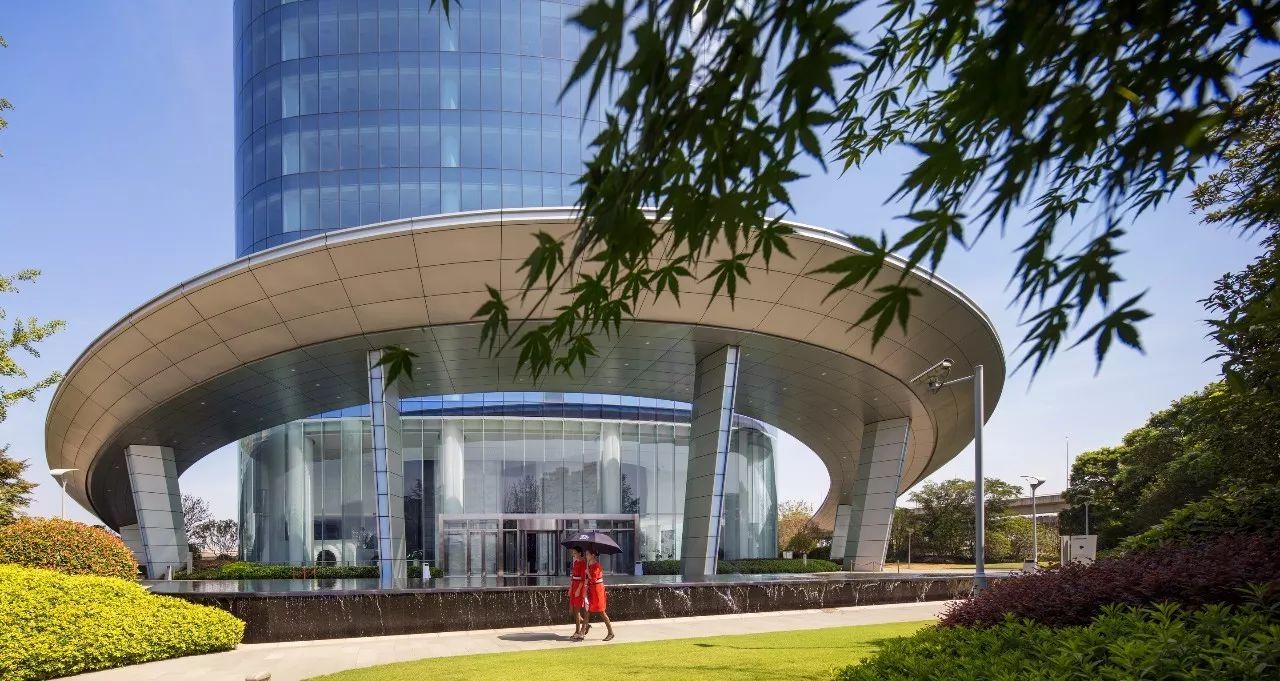 南昌新力中心塔樓直接落地，無裙房