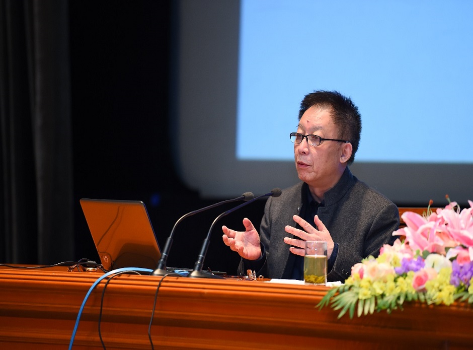 主講人:著名學者易中天先生 - 副本 (3).jpg