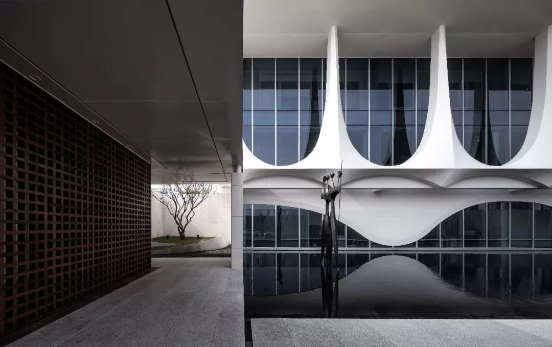 說明: https://mmbiz.qpic.cn/mmbiz_jpg/gmk9j3lczawvuEaBTemibMt265F3SPOyuLicRQzUafGCkS1eJ4j9CNpwth5A3UXZgOaq9ibc2EHytZmzhlMpTAicZw/640?wx_fmt=jpeg